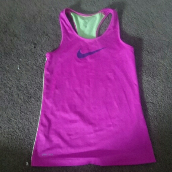 Nike work out shirt - Picture 1 of 2